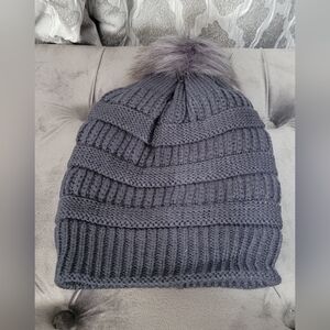 Cable Knit Faux Fur Pom-Pom Beanie | Gray